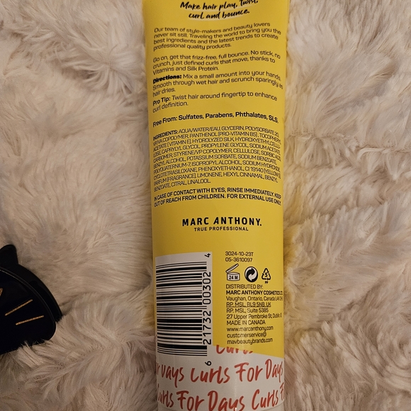 Marc Anthony Strictly Curls Defining Lotion & Hair Clip - Picture 3 of 3